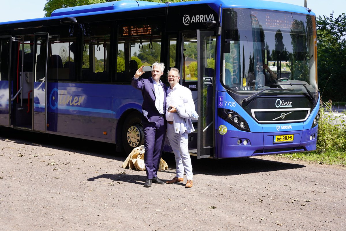 Vandaag de audiotour Hollandse Duinen gelanceerd op de Duinenlijn 385 van Sassenheim naar Den Haag.
Mooi initiatief van <a href="/Arriva_NL/">Arriva Nederland</a> en <a href="/NPHollandsduin/">NP Hollandse Duinen</a> om zo nog meer te kunnen genieten van de omgeving en de busreis!
#natuur #landschap #erfgoed #openbaarvervoer