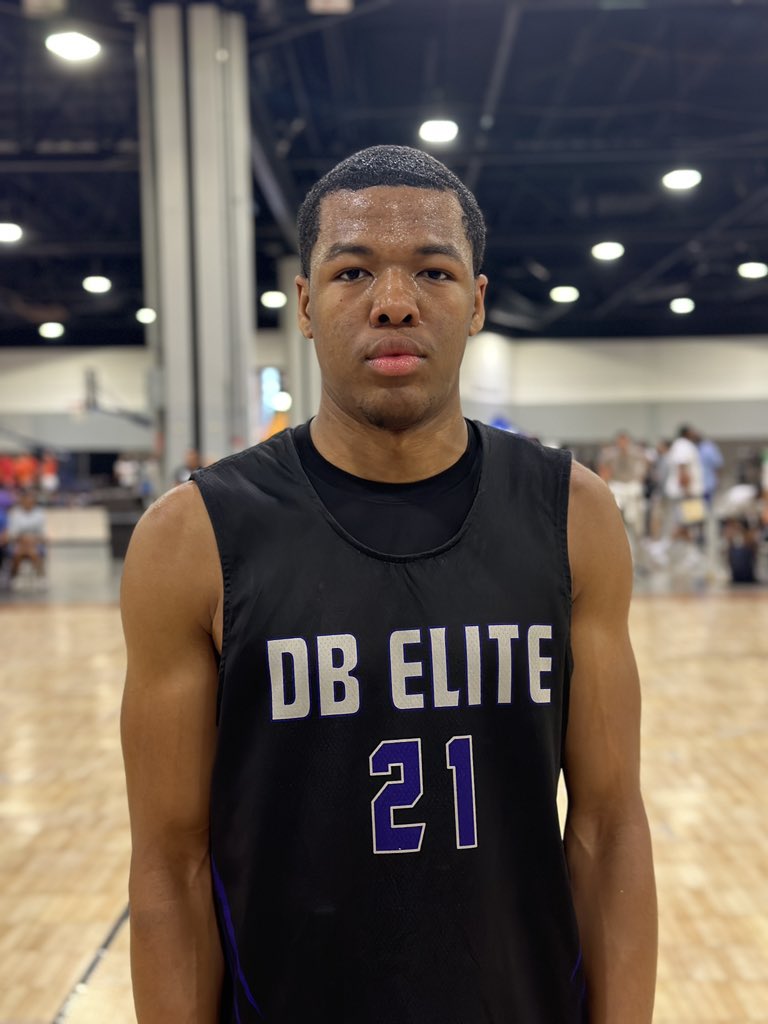 Cehki Hill with 20 points for DB Elite in their win this morning to move to 2-0 for the week. The unsigned senior has put together two solid games so far at The Best of the South.