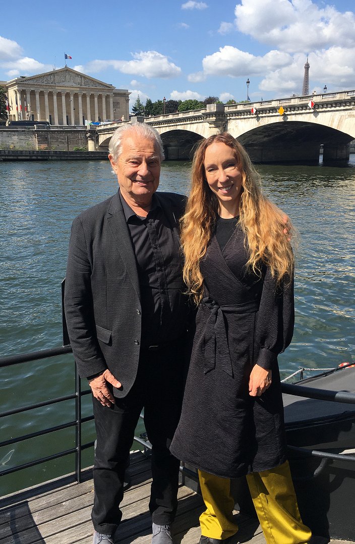 Rencontre avec l'exceptionnelle créatrice Iris van Herpen. Son hommage à mon travail pour sa dernière collection me touche profondément. 🙏#art #talent #créativité #architecture #hautecouture #bioinspiration #Innovation #futur #passion
