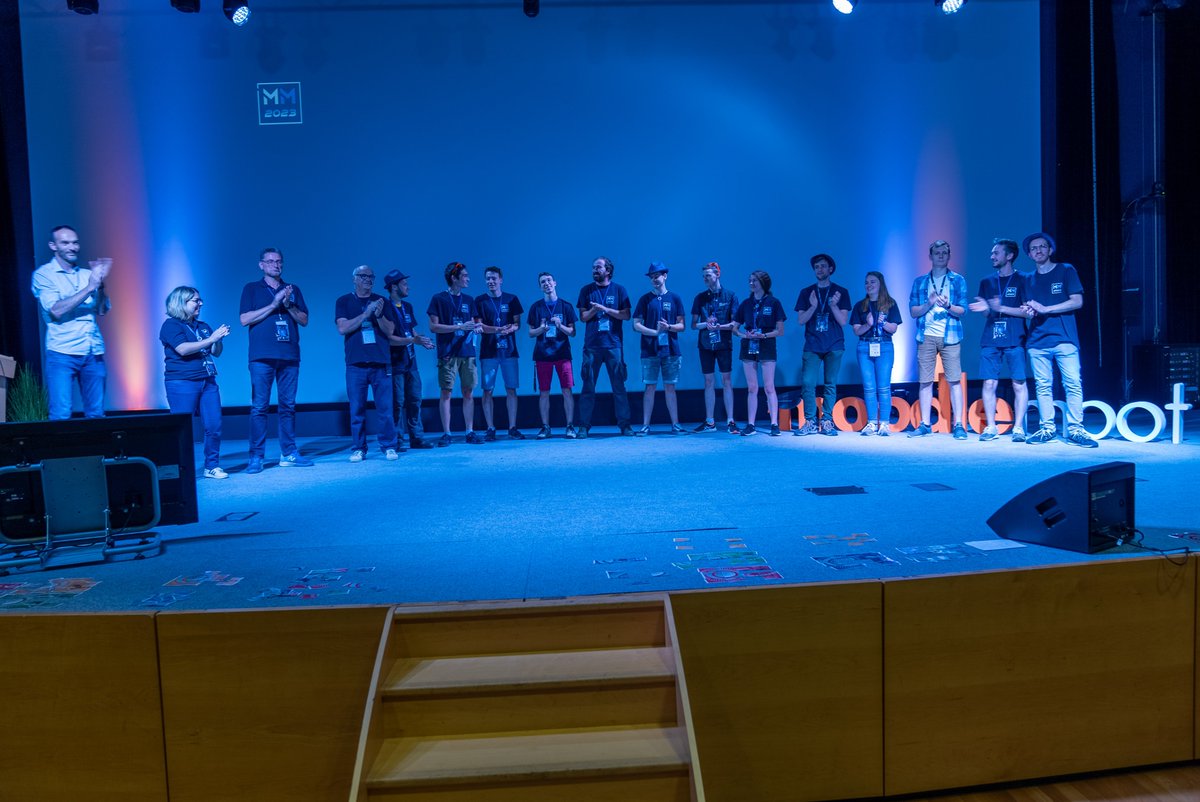 🎬Clap de fin pour cette 18e édition du #MoodlmootFR23.📌Une semaine riche en rencontres et échanges qui a permis de concevoir les futurs de l’enseignement avec l’outil Moodle™.
🙌Nous avons hâte de retrouver la communauté à la prochaine édition !👉 mm2023.utt.fr