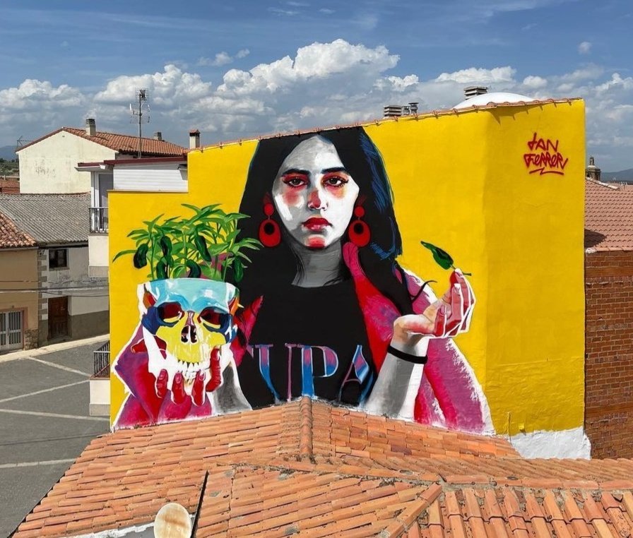 MolinaStreetArt's tweet photo. 'A pesar de todo' by Spanish Dan Ferrer for Muro Crítico 2022 in Calzadilla, Spain #danferrer #streetart #lamolinastreetart 📷 via artist https://t.co/dAb7B4T9TO