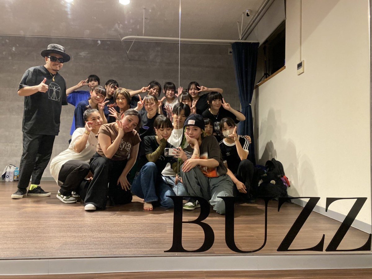 kouteisennin's tweet photo. 明日はレペゼン全国学園祭ツアー
仙台PIT
明日はゲストとして
『黄帝心仙人』
としてソロパフォーマンスします。
レぺ狂の皆さん
アウェイ感あるかもしれませんが
宜しければ声援よろしくお願いいたします。汗
#buzzstudio
ありがとうございます https://t.co/tJZmmVAQ7i