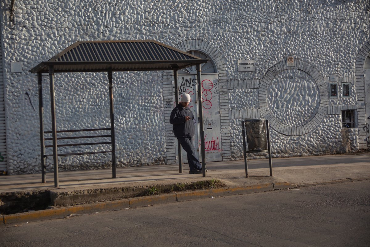 m_dalaison's tweet photo. Miles de usuarios se ven afectados por un paro nacioal de colectivos.

No hay servicios de corta y media distancia en CABA, el Conurbano y en gran parte del pais por 24hs.

La ciudad de #sanmiguel se vio completamente afectada por el paro. 

#parodecolectivos https://t.co/BOGVKgA9Y4