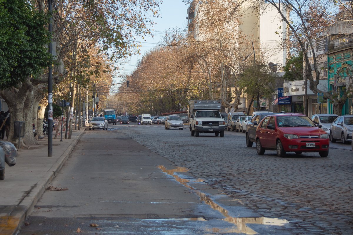m_dalaison's tweet photo. Miles de usuarios se ven afectados por un paro nacioal de colectivos.

No hay servicios de corta y media distancia en CABA, el Conurbano y en gran parte del pais por 24hs.

La ciudad de #sanmiguel se vio completamente afectada por el paro. 

#parodecolectivos https://t.co/BOGVKgA9Y4