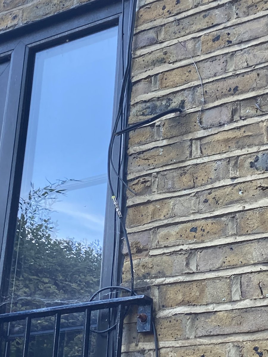 JJelver's tweet photo. @virginmedia interesting approach to connecting your customers. Cutting someone else’s wire and redirecting it to a different flat. 

Suggest you send your engineer back and rectify. https://t.co/X9tPvdH8iP