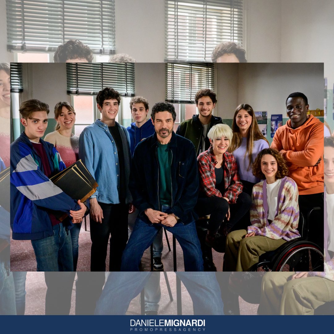 DanieleMignardi's tweet photo. 🗣️ “UN PROFESSORE 2” &amp; “LEA I NOSTRI FIGLI” 
Presentate oggi ai palinsesti RAI le due serie tv di Banijay Studios Italy. 
Tornano #unProfessore e #LeaInostriFigli https://t.co/yQJvYHSToz