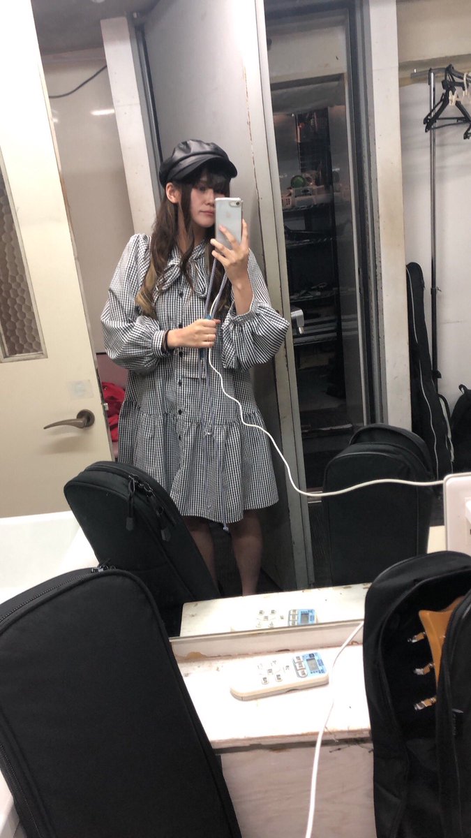 qua1cuno3's tweet photo. 最低限の生活には音楽と君とアルコール！！ありがとうございました！！
なのぴお誕生日おめでとうございました🎉
楽しかったね！！！！！
ちなみに今日のテー��はかわいい系でした😂
次回ライブは7/22(土)にLarge-handlingでスペゼロ！！昇天！！！！！！ https://t.co/tK2nhfkcKu