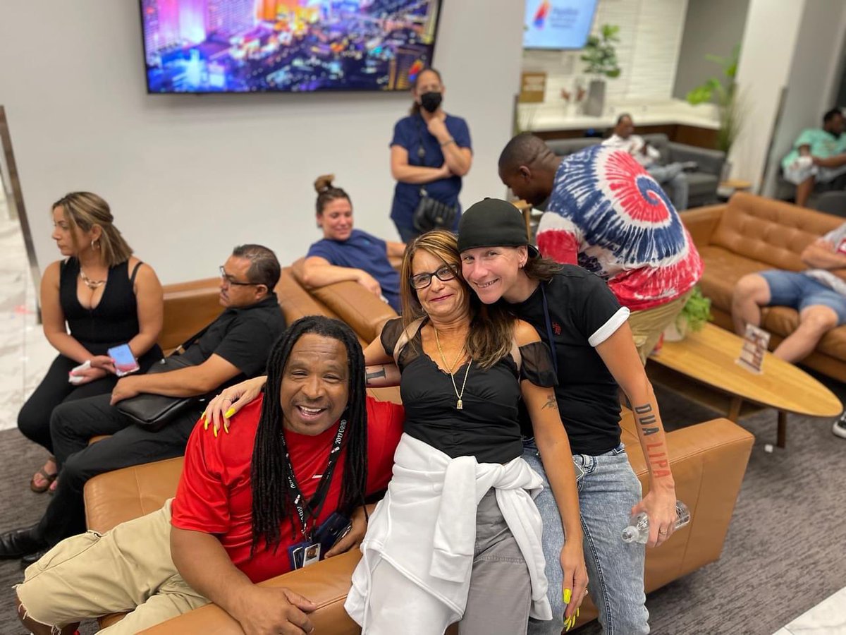 ForRecovery's tweet photo. 🚁 Recovery takes you to new heights! Members of our community recovery center flew above Las Vegas on July 4th to get a bird’s eye view of the fireworks.
#LasVegas #ODAAT #RecoveryPosse #Sober #RecoveryCurrent #ForRecovery https://t.co/ICpw3yNS85
