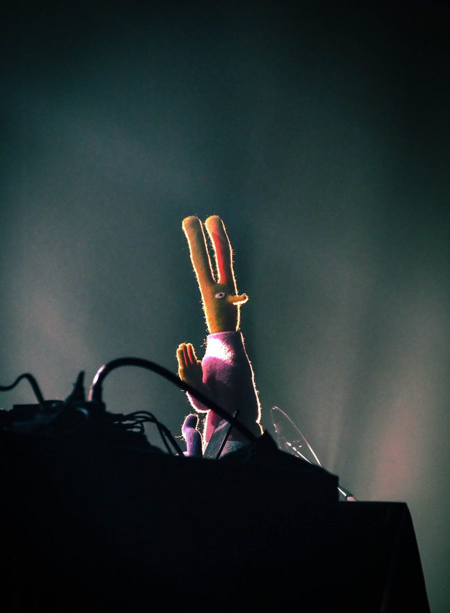 Lors de son récent passage au <a href="/Krakatoa_33/">Krakatoa</a> on a rencontré Mounika qui nous a parlé de son dernier album qui oscille entre musiques électroniques, hip hop et musique expérimentale.
letype.fr/2023/07/07/un-…