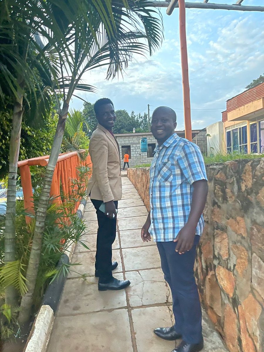 racbunga's tweet image. We always set the vibe #Vibesetters.
Who creates such blissful moments as a talented musician?

Thank you @kennethmugabi for honoring the invitation last evening.
You shared your music journey leaving many inspired and motivated.
Be blessed!

#ImagineRotary
#CreateHope