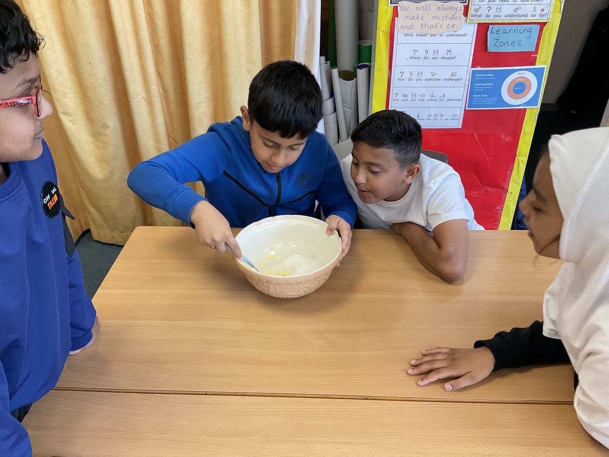 Greenhill_HT's tweet photo. What a busy start to Food Enterprise Week. Class 9 baking prototype biscuits to see which was the best flavour - chocolate, orange, lemon and vanilla. We worked very hard to add details to our biscuits.
#TheHarmonyPledge #BeAnExpertLearner https://t.co/TKbCTl3Avh