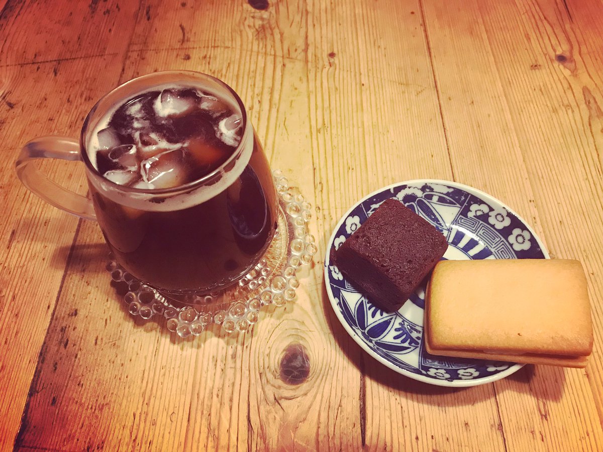 #cafetime
#raisinsand
#drycake #chocolateandalmond 
#hotelokura 
#おうちカフェ
#おうちスイーツ
#在宅勤務
#StayatHome 🏠☕️
