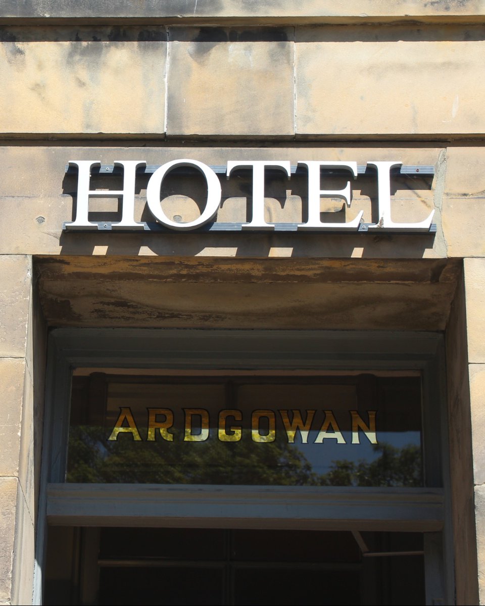 𝐓𝐡𝐢𝐧𝐤𝐢𝐧𝐠 𝐚𝐛𝐨𝐮𝐭 𝐚 𝐟𝐚𝐦𝐢𝐥𝐲 𝐠𝐞𝐭𝐚𝐰𝐚𝐲? 👪

Our 𝘋𝘦𝘭𝘶𝘹𝘦 family rooms are the ultimate home base for exploring St Andrews. They offer ample space and comfort, ensuring a peaceful and restful night's sleep for everyone. 🌙

#ArdgowanAdventures
