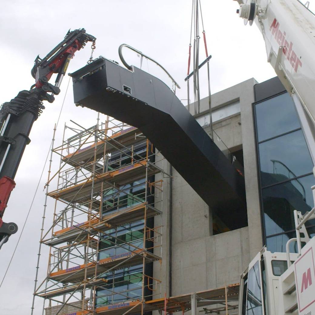 schindlergroup's tweet photo. Fraport AG is building Terminal 3 at @Airport_FRA to cope with rising passenger numbers at Germany's biggest airport. Our #escalators and #movingwalks will ensure fast, safe and comfortable routes through the new terminal – but first they had to get in there. https://t.co/kT9bNKkGsZ