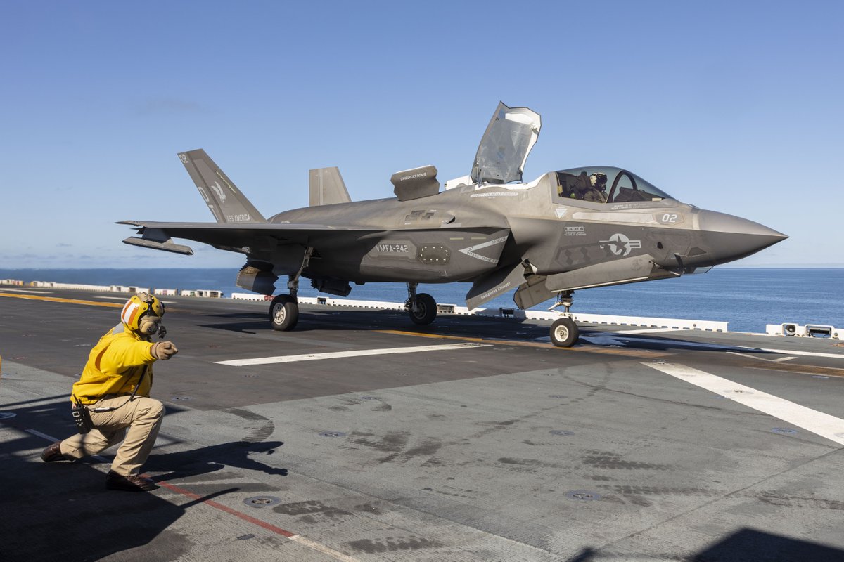 A #MarineCorps F-35B with the @31stMeu prepares to take off in the Coral Sea, July 6.

The F-35B provides a wide range of capabilities, such as electronic warfare, reconnaissance, and missile strike. 

#USMC #MarineAviation