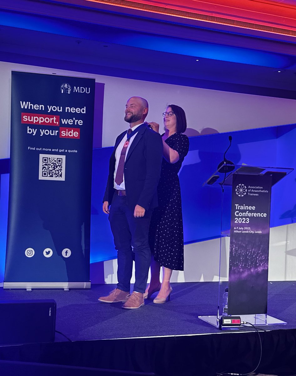An emotional moment on stage as our brilliant (now past) Chair @DrNFreeman formally hands over the role of Trainee Committee Chair to @scotgasdoc. Thank you Naomi for being a truly fantastic Chair over the past year. Stuart has some big shoes to fill! #TC2023