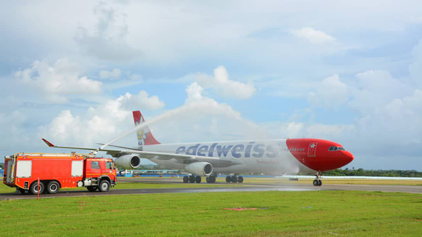 MinturCuba's tweet photo. Vuelo inaugural con destino La Habana de la  aerolínea suiza Edelweiss, con la ruta Zurich-Habana-Zurich. Suiza se encuentra   entre los países con mayores volúmenes de emisión de turistas a Cuba.  #Cuba #CubaUnica  Más información aquí: https://t.co/QfpkvpkcRm https://t.co/sLqMp2g4Hf