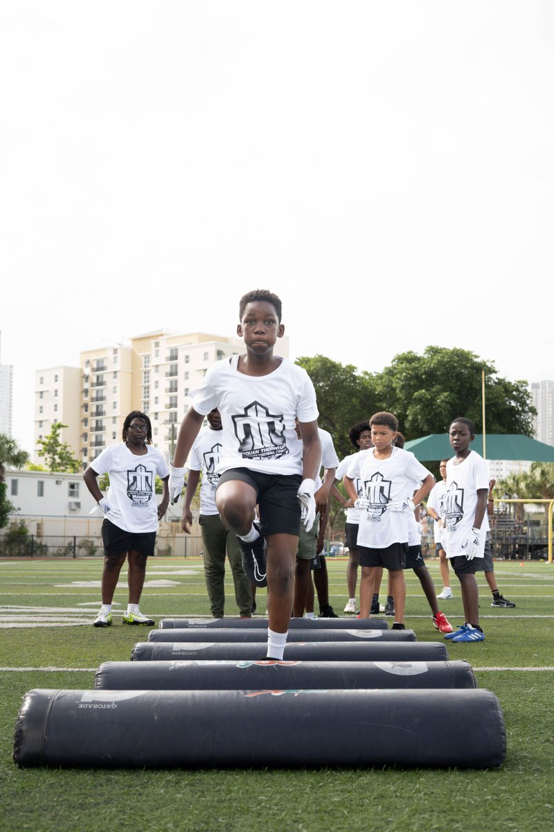 DirtyLenzMG's tweet photo. @Humble_Ty19 Youth Football Camp
__

#dlmgllc #dirtylenzmg #browardphotographer #palmbeachphotographer #westpalmphotographer #miamiphotographer #dadephotographer #southfloridaphotographer #floridaphotographer #youthfootball #football #tyquanthornton https://t.co/D92ti6syfR