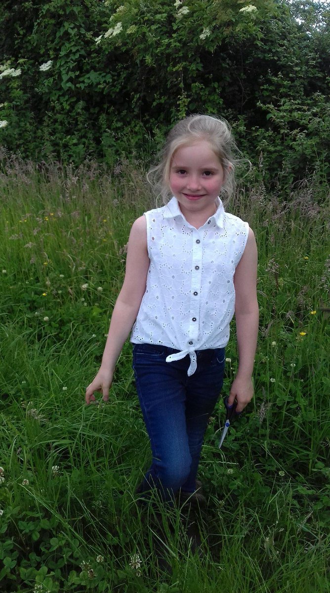 realsummerculle's tweet photo. Me @Evie_RoseRP she loves it https://t.co/QteayjP8EY