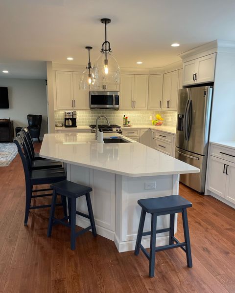 Atlas_Stone_Fab's tweet photo. Loving the clean, crisp white of this stunning kitchen!
Designer: @tinarobdesign
Contractor: AWD/Michael Marsh
Cabinets: Fieldstone @severnaparkkitchenandbath
Appliances: ABW/Paul Matassa https://t.co/bbfP4TMPaL