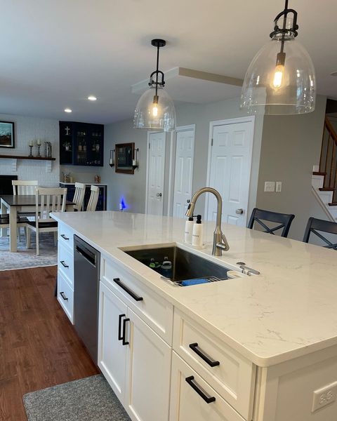 Atlas_Stone_Fab's tweet photo. Loving the clean, crisp white of this stunning kitchen!
Designer: @tinarobdesign
Contractor: AWD/Michael Marsh
Cabinets: Fieldstone @severnaparkkitchenandbath
Appliances: ABW/Paul Matassa https://t.co/bbfP4TMPaL