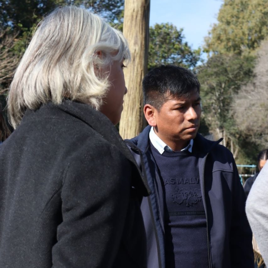 MUPLaPlata's tweet photo. Además, @iriisbarrios71 y @WilberSCervante acompañaron al precandidato a intendente @GEscuderoLP a recorrer el barrio.

POR UNA CIUDAD PRODUCTIVA, SEGURA Y SUSTENTABLE 🇦🇷 @unionxlapatria https://t.co/nBQNE0MUhu
