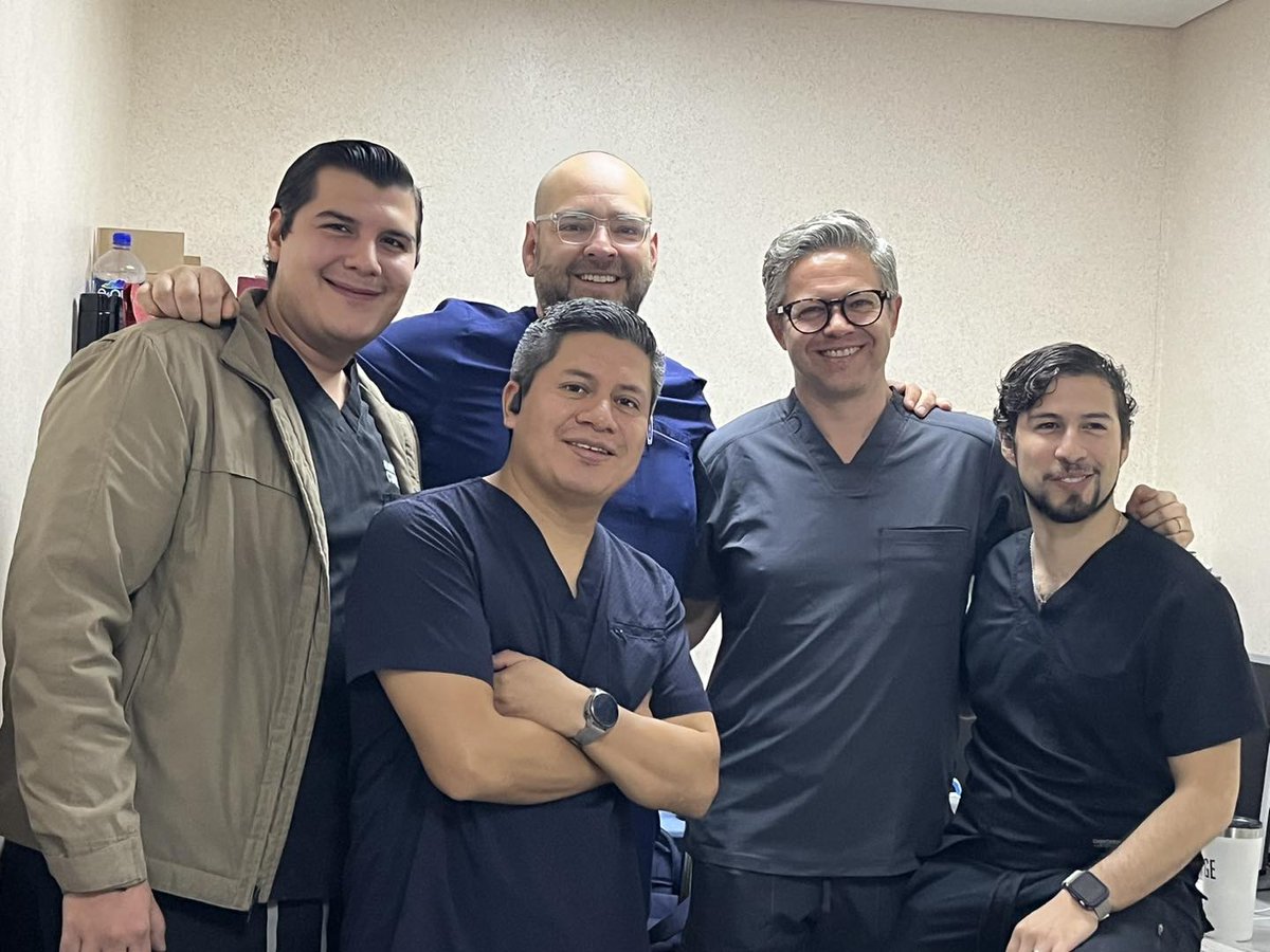 IsssteSanLuisP's tweet photo. #slp | Para el Issste San Luis Potosí representa un parteaguas el hecho de que en el Hospital General se realicen encuentros donde se compartan experiencias con expertos y discutir casos clínicos. Bienvenido el Issste Querétaro representado por el doctor Mauro Echavarría. https://t.co/Ar9p24FsKY