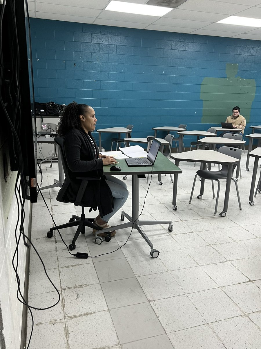 ymcshelle2's tweet photo. Recap from VCHS Summer Discovery. Our students worked hard to recover missed credits during the school year. I am extremely proud of them because they were dedicated to the process. @VanceCountyHS @VanceCoSchools https://t.co/dcPezL0LuA