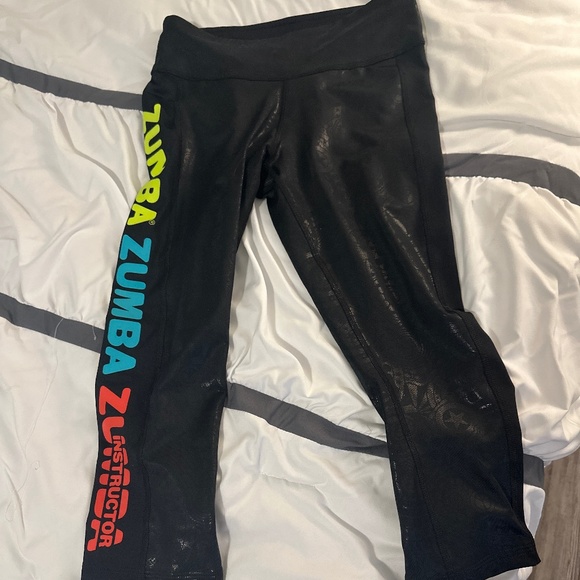 Blondeoneash's tweet photo. So good I had to share! Check out all the items I'm loving on @Poshmarkapp #poshmark #fashion #style #shopmycloset #zumbafitness #rafaella: https://t.co/5fkdb4jEUT https://t.co/rMzEDLDLkh