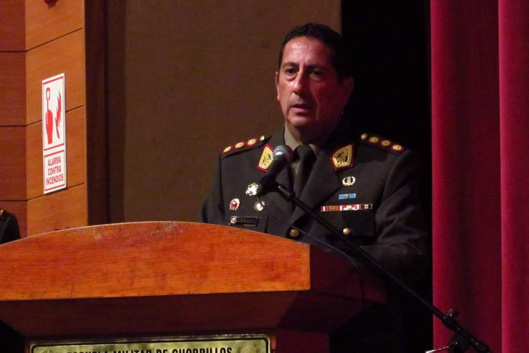 coedeoficial's tweet photo. #infoCOEDE El 6 de julio en el auditorio de la prestigiosa Escuela Militar de Chorrillos "Coronel Francisco Bolognesi", se llevó a cabo la clausura del curso de Formación Militar para oficiales de procedencia universitaria.
#ejércitodelperú https://t.co/60SVdrOrba