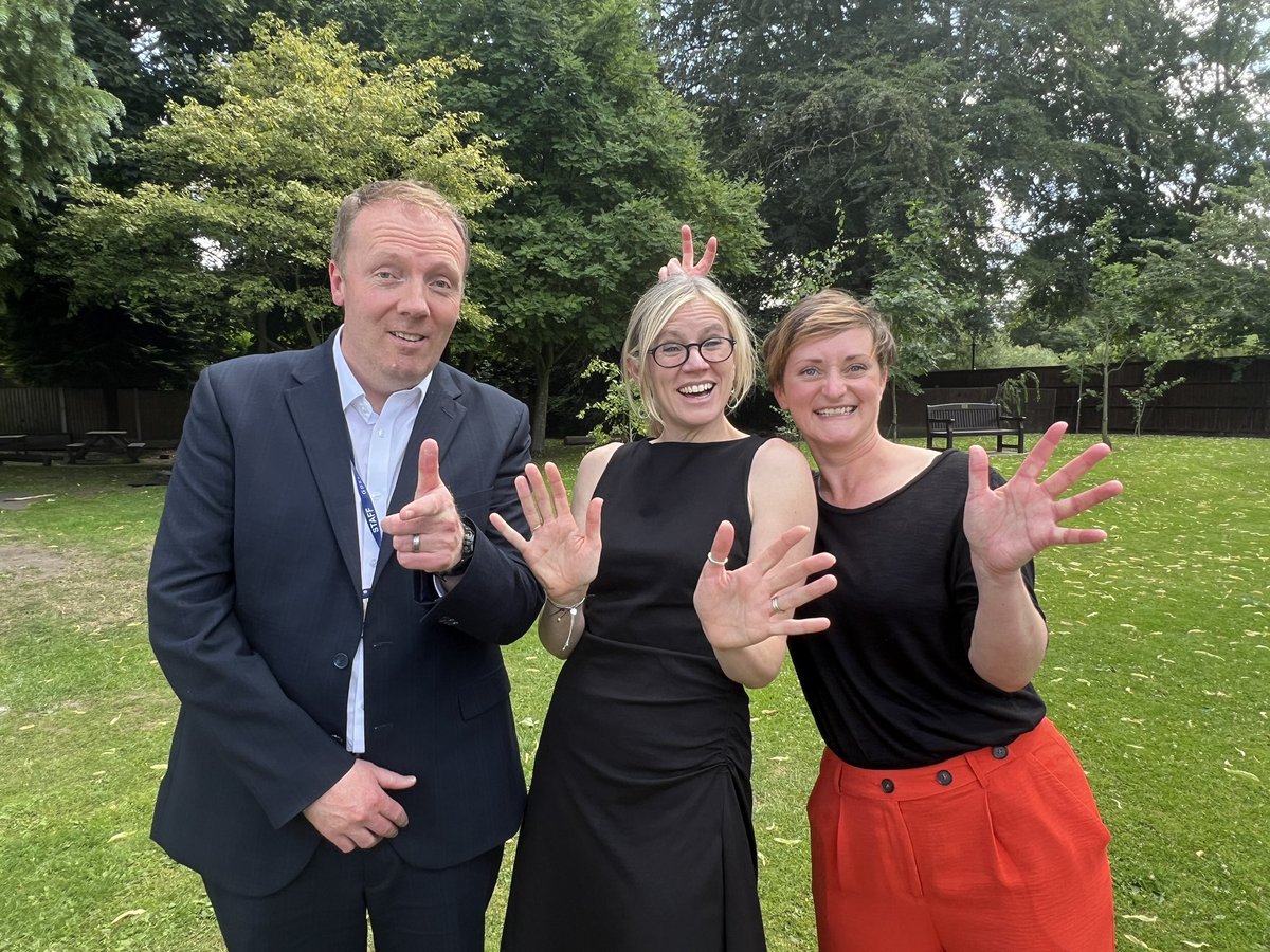 <a href="/putneyhigh/">Putney High School</a> @GDST you are so lucky to have Jo Sharrock joining you as your new Head and we are delighted that she is leaving SHS in the very safe hands of Mr Payne &amp; Mrs Millichamp! Happy Summer everyone ☀️☀️☀️