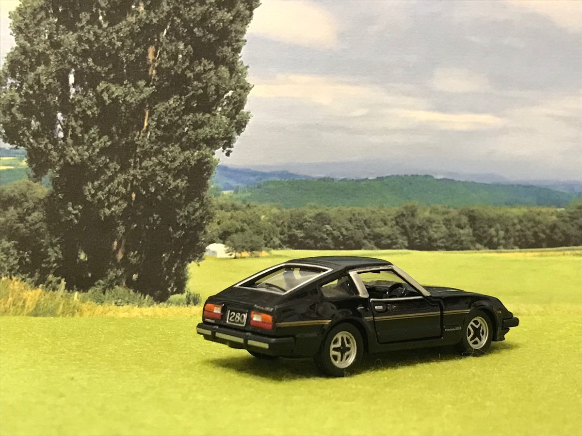 KOU_2772's tweet image. トミカリミテッドのフェアレディ280Z-T

あまりに偉大な初代Zの跡を継いだ2代目Zは、快適性やパワーアップに格段の進歩を遂げながらも、基本がキープコンセプトだった故か、歴代Ｚの中でも語られることが少ない気がします。

昭和末期頃までは普通に走っていましたね😄

#トミカ 
#フェアレディZ
#280Z