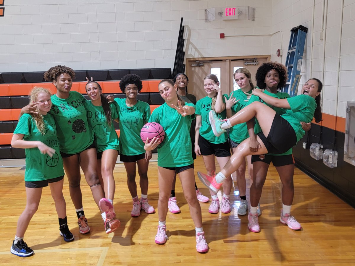 Coach Corey ECU (@coachcoreyecu) on Twitter photo <a href="/ECunitedbball/">eastcoastunited</a> TEAM RICHARDSON 24' on to a great start at #Run4Roses 2-0 🤟🏾 Coaches in Kentucky stay tuned for our upcoming games, we love to see full baselines. <a href="/ECunitedbball/">eastcoastunited</a> TEAM RICHARDSON 24' on to a great start at #Run4Roses 2-0 🤟🏾 Coaches in Kentucky stay tuned for our upcoming games, we love to see full baselines.