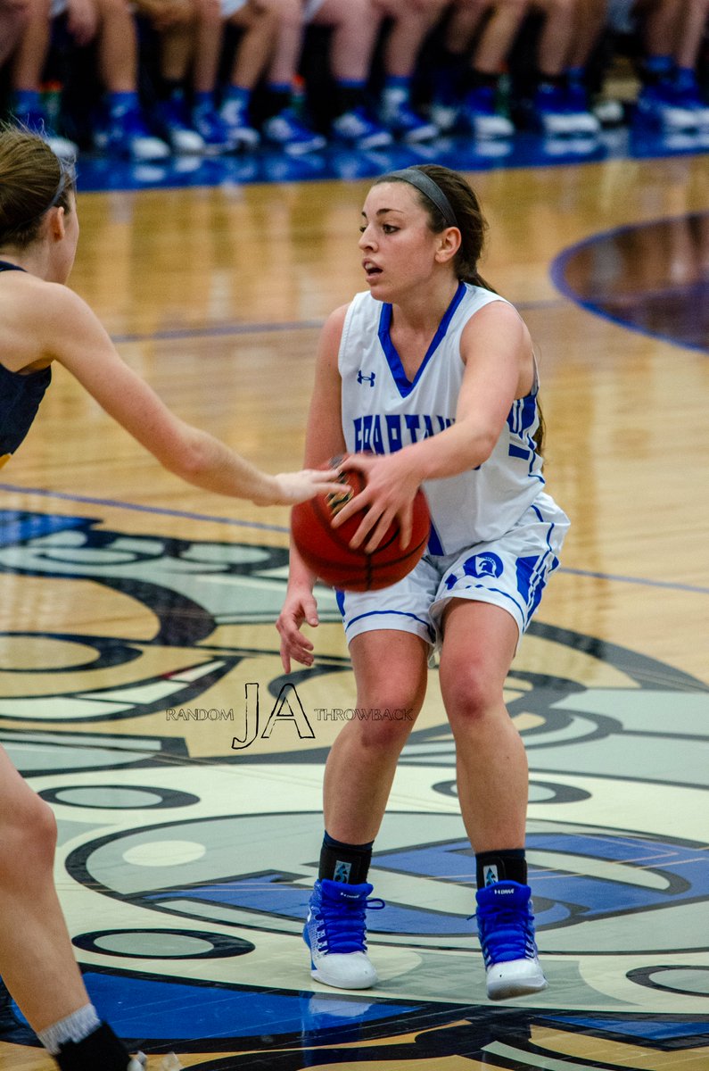 JACreativePhoto's tweet photo. #RandomThrowback During the 2016-2017 University of Dubuque Women's Basketball season, Abbey Meyer (@AbsMeyer) averaged 9.1 ppg, 3.7 rpg, and 3.3 apg. She was 1 of only 2 players that started all 25 games for the Spartans that season. #D3hoops #D3sports https://t.co/Hrsq7n2MqS