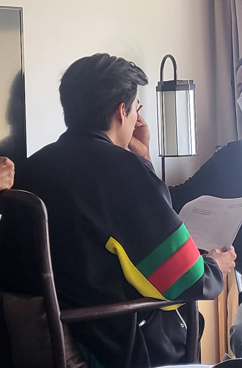 LaOngWhan's tweet photo. สัมผัสได้ทำงานกับน้องเมื่อวานคือ
น้องโตขึ้นมาก ตั้งใจกับงานเปิดตึกนี้มาก
เพราะน้องคือพรีเซ็นเตอร์ตัวนี้เป็นดั่งเจ้าบ้าน
น้องโคตรตั้งใจ ดูได้จากอ่านสคลิปตลอดเวลา ตอนแต่งหน้า ตอนบนรถ ตอนอยู่ในห้องลับ

เรานี่โคตรภูมิ��จในตัวน้อง 
และน้องก็คงภูมิใจในตัวเองมากๆ 💚 https://t.co/5oMvek2eyM