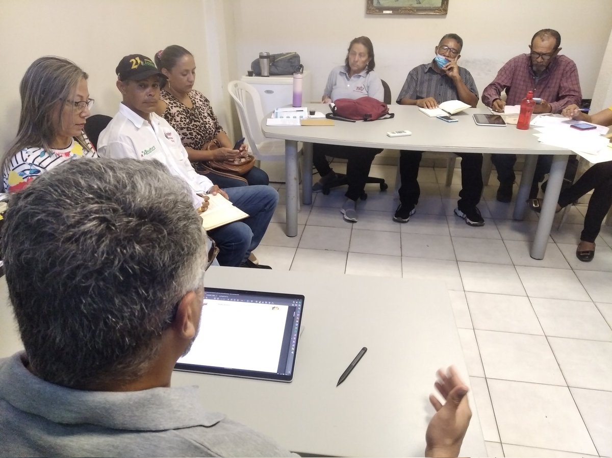 UemppatFalcon's tweet photo. #AHORA reunión del CTA Falcón con el compañero Cruz Martínez  @pjae2017. https://t.co/M50BB6jBdf