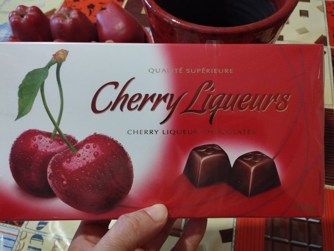Josekcampos's tweet photo. @RossellaIacobe2 @realjaclynsmith @seescandies I love chocolate! Just a little less than @realjaclynsmith 😉
Addicted to sweet, however, chocolate one of my weaknesses🤫😉
Today, this afternoon, I will miss🙁 our #FridayChat with #Jaclyn
#GoodAfternoon☕️🥤🍨 #Rossella¡¡
Thanks for sharing this nice video! https://t.co/UPGShk9bok