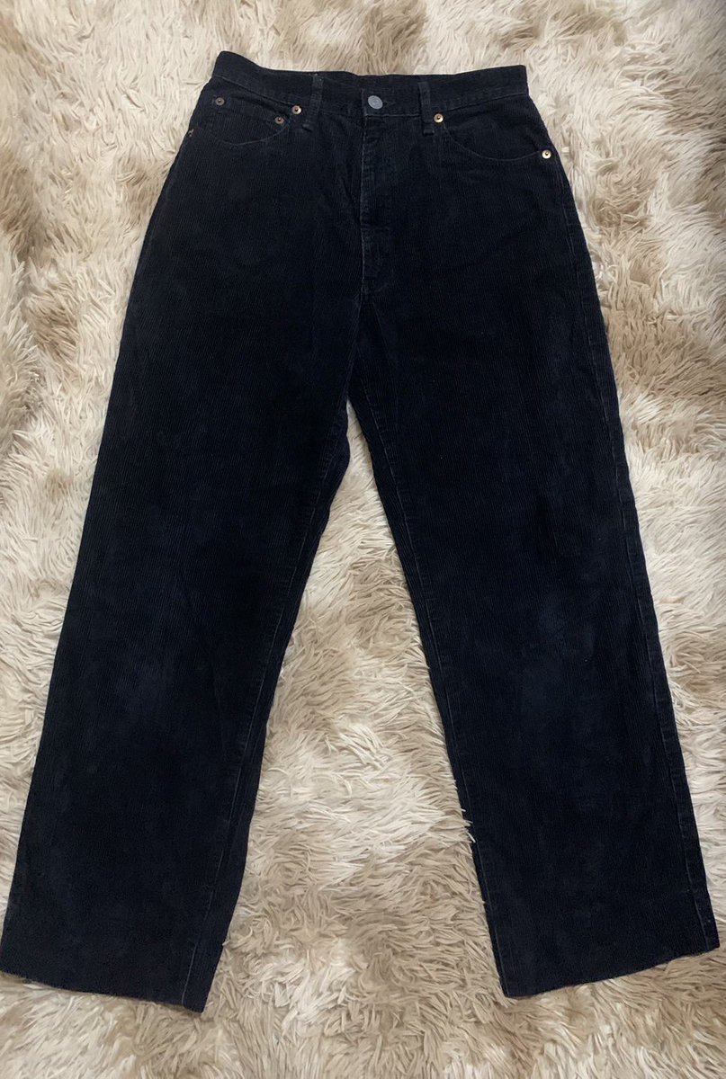 Fias92148959's tweet image. กางเกงผ้าลูกฟูกสีดำ ขากระบอกนะคะ เอวได้ 25-26 สะโพก 37 ยาว 38 ค่ะ ทรงสวยน้า เอสไป 75 บาทค่ะ 
#ส่งต่อ #เสื้อผ้ามือสอง #ส่งต่อเสื้อผ้า 
#เสื้อผ้ามือ2 #เสื้อผ้ามือสองสภาพดี #ส่งต่อเสื้อผ้ามือสอง #ส่งต่อเสื้อผ้ามือ2 #เสื้อผ้ามือสองสภาพนางฟ้า #โล๊ะตู้