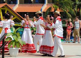 🌹Patria querida,cuna y amor,de la tierra los frutos y el trabajo, para seguir creciendo #CubaVive 💖
"Ahora se necesitan más que nunca templos de amor y humanidad que desaten todo lo que hay en el hombre de generoso y sujeten todo lo que hay en él, de crudo y vil" #JoséMartí