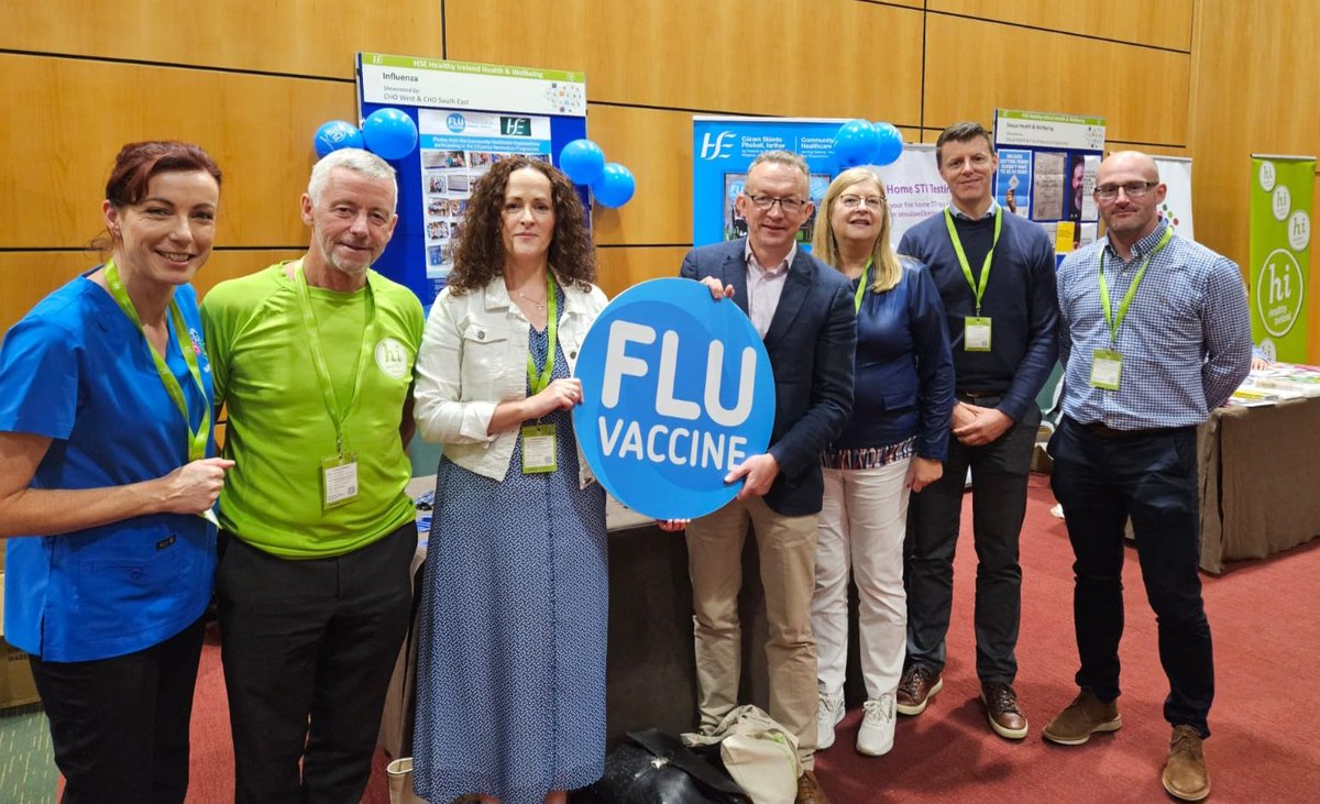 Delighted to have @CHO2west Health&Wellbeing staff attend the Healthy Ireland Conference & meet with Dr. Colm Henry, Chief Clinical Officer @CcoHse & Dr. Philip Crowley, Nat Director Strategy & Research @crowley_philip #TheTimeIsNow @HsehealthW @SarahSoroptimis @HealthyIreland