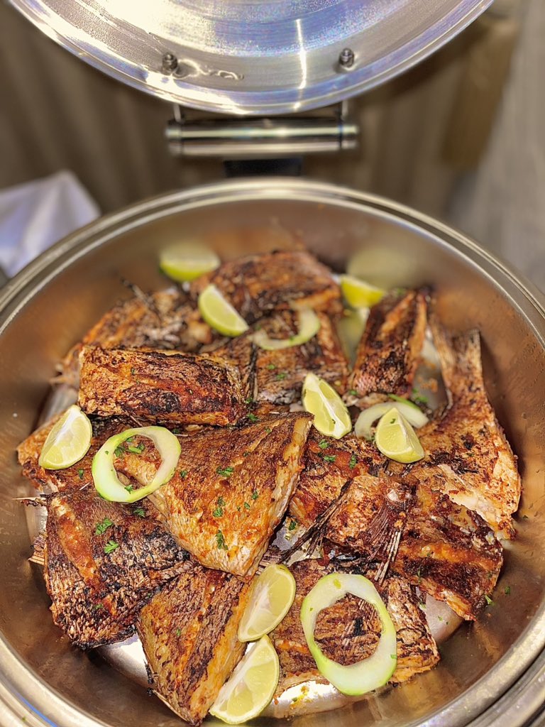 CafeChic_cky's tweet photo. Le buffet d’aujourd’hui .  
𝐂𝐀𝐅𝐄́ 𝐂𝐇𝐈𝐂 le paradis de la bonne nourriture avec un service XXL
#INFOS :  📞+224 610 058 459 
@Kaloum, Cité Chemin de Fer Conakry Guinée https://t.co/qtHGpQW3P6