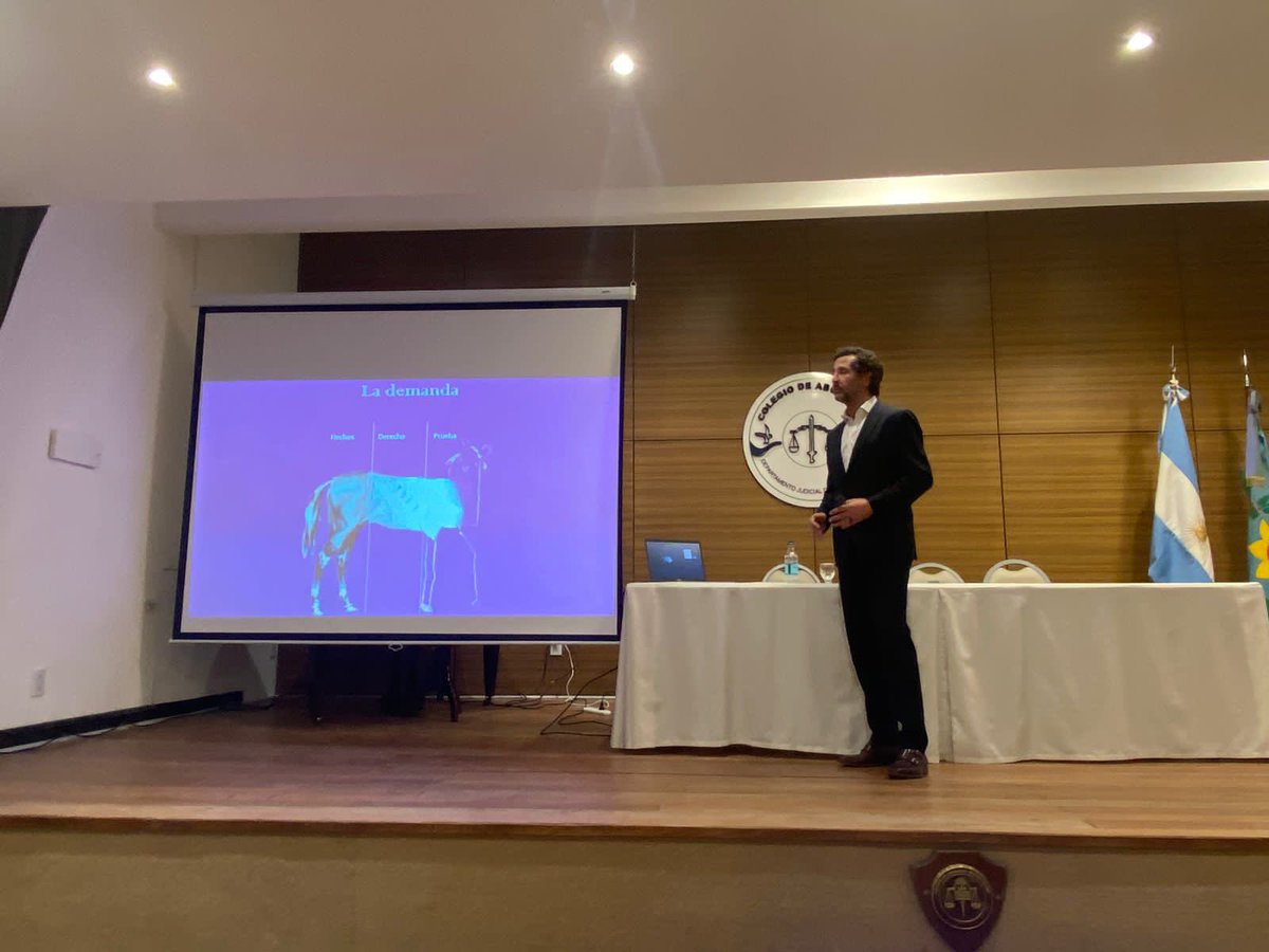 El 6/7 realizamos la 2da jornada de Talleres Prácticos organizado por nuestro Instituto y su Director, @rafaluena, analizó los "Aspectos Prácticos del
Contrato de Ahorro Previo" su problemática actual, la publicidad engañosa, la comercialización y su jurisprudencia actual