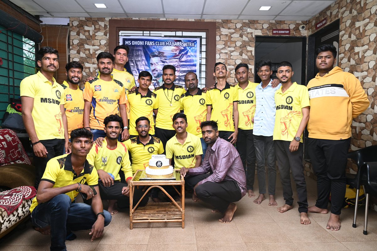 MHMsdianClub's tweet photo. MS Dhoni Fans Club Maharashtra Birthday Celebration In Orphanage 💛 

MSD ICON OF WORLD CRICKET #HappyBirthdayDhoni #MSDhoni #WhistlePodu #Yellove #CSK @TrendsDhoni @TheDhoniEra @TrendsDhoni @CSKFansOfficial @CSKFansArmy #MaharashtraMSDian #MaharashtraDhoniFans https://t.co/suUlQE5UNO