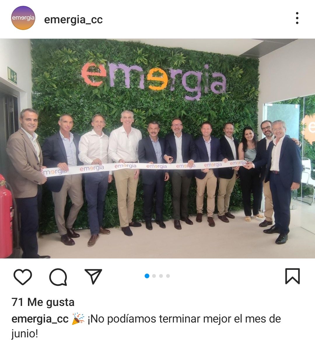 c_center_ccoo's tweet photo. Seguimos con imágenes de los equipos directivos de empresas de #ContactCenter 

El 75% de las trabajadoras somos mujeres, pero no se nos ve. ¿Que dónde estamos 📞🖥️🖱️?

Ellos en la foto, nosotras en la trinchera 🤬
#FeminismoSindical #Igualdaddeoportunidades
#YoTambienLoValgo https://t.co/BZ3olkCOWB