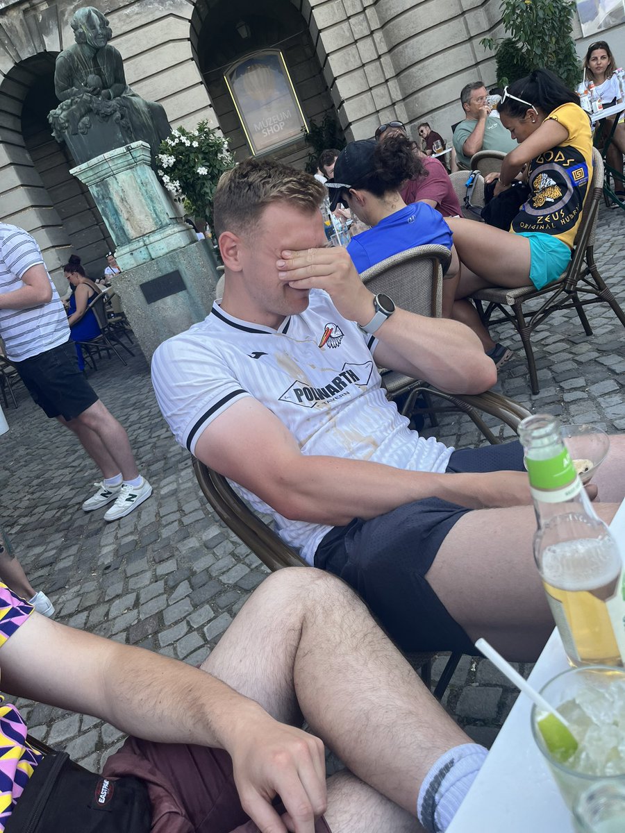 PolwarthPelican's tweet photo. falling apart in more ways than one. Luke has done a masterclass this season. Going down is Jimmy Cowans favourite thing to do (like a true pelican). 0 points -27 goal difference but even worse we can't stop spewing and pulling shockers. Go again autumn https://t.co/Hm0mUm6nIC