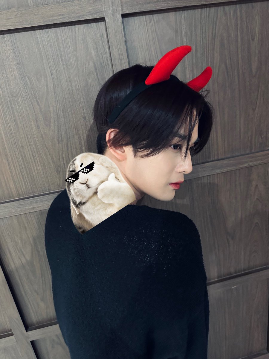 cixbabbles's tweet photo. Jinyoung finally set up a Fromm pfp! ❤️

#CIX #배진영 #BAEJINYOUNG https://t.co/tGrDlLzizT