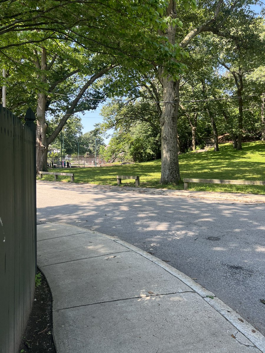 DorchesterONS's tweet image. A safety walkthrough at Savin Hill Park is the perfect way to kickoff this gorgeous Friday. 🏀🎾🏞️