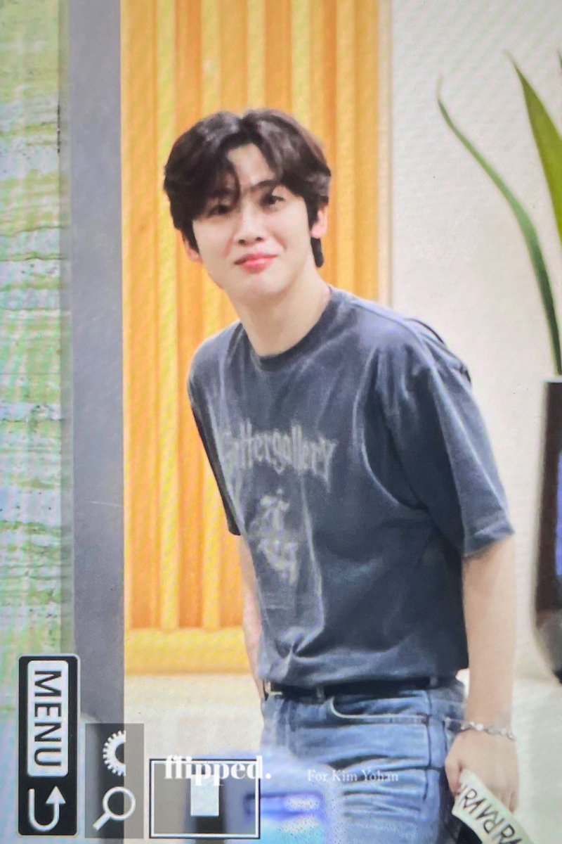 flipped_yh's tweet photo. 230707 STATION Z 출근

#위아이 #WEi #김요한 #KIMYOHAN https://t.co/NX4z8fdRG8