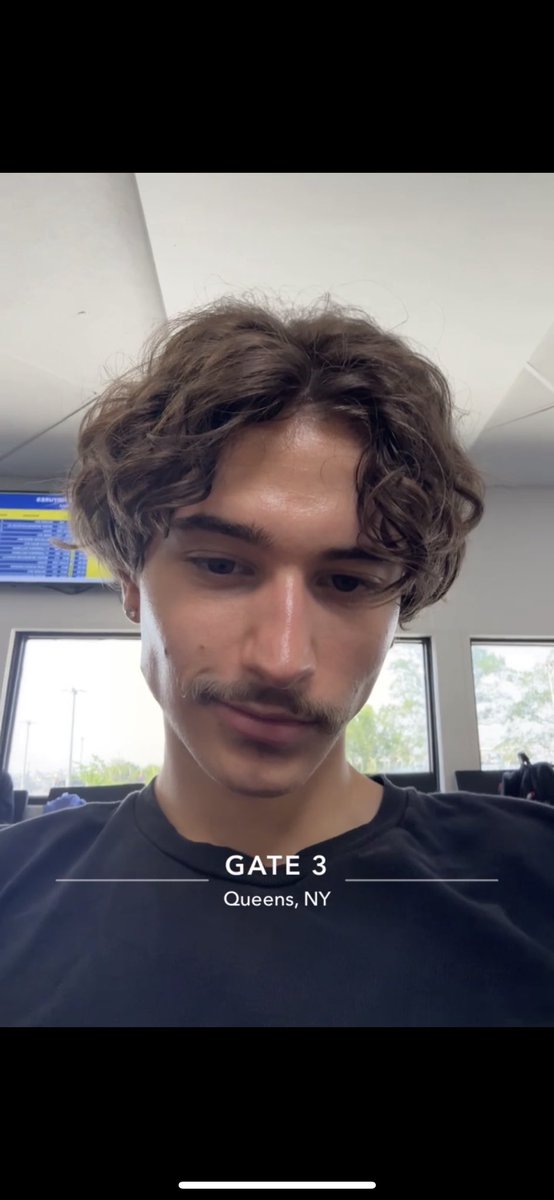 Tylergde's tweet photo. Going to LA, if the plane crashes I loved all of you🤧 #fyp https://t.co/dmKTWvWQ3A