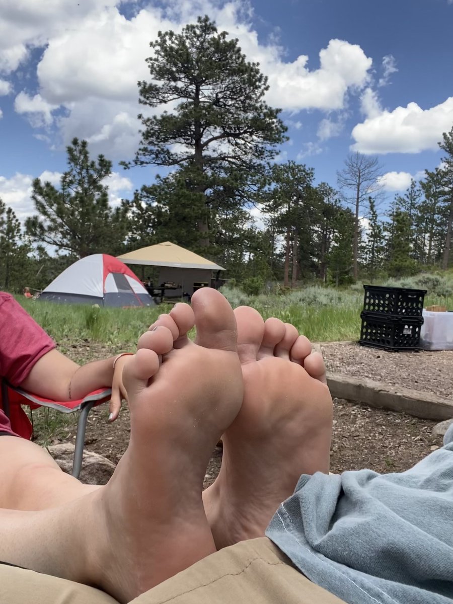 Andreas_soles's tweet photo. went camping this weekend :) couldn’t help but have some foot fun while sitting around the fire 

want to see what came next? 

#footjob #solejob #toes #feet #feetpic #feetpicsforsales #footlover #teenfeet #teensoles https://t.co/0AEdeonbys